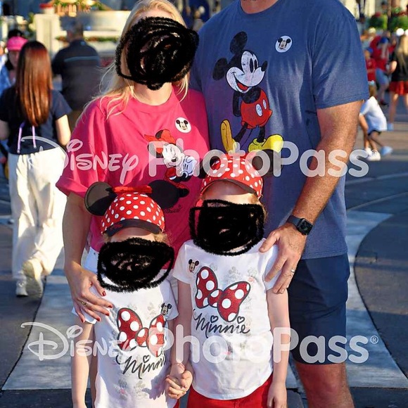 Lot of family DISNEY tees and hats - Picture 10 of 10